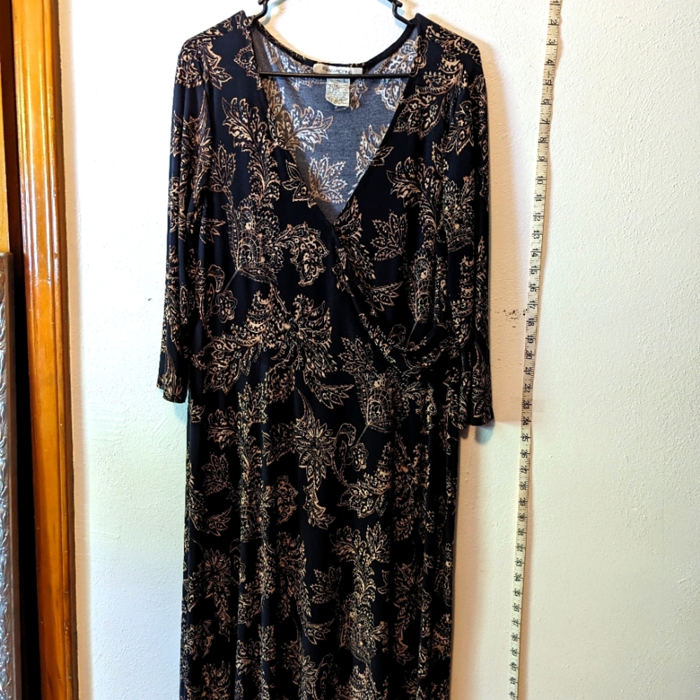 Dress, Even-Picone, Black and gold flower print size 16